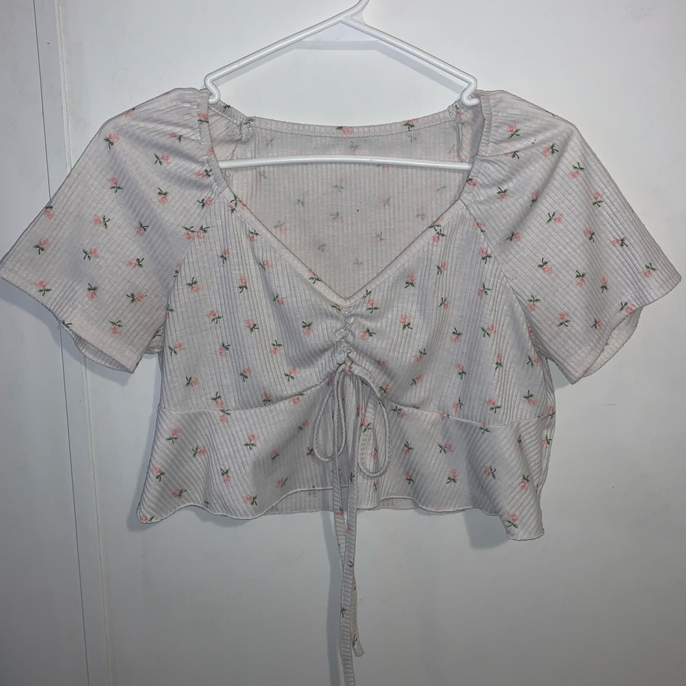 Floral cropped blouse